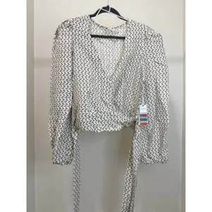 Billabong x Sincerely Jules Wrapped In Love Top SzL(10-12) NWT thumbnail 6