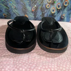 Anne Klein Collection Size 7 Black Stacked Platform Thong Sandals thumbnail 4