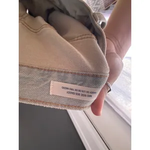 Universal Thread Womens 16 Mid Rise 90s Baggy Jeans Light‎ Wash Button Fly Blue thumbnail 8