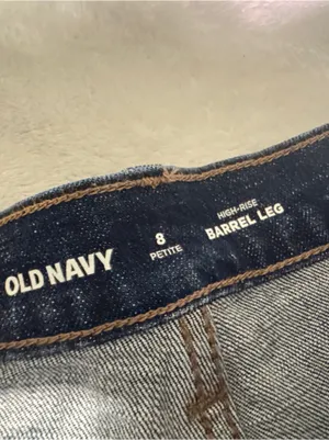 Old Navy High-Waisted Extra-Wide-Leg Barrel Jeans size 8 thumbnail 12