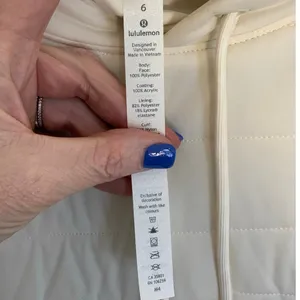 Lululemon‎ Dynamic Movement Cream Hoodie size 6 thumbnail 4