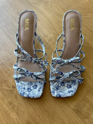 MIA Treanor Heel, Blue and White Floral Ribbon Kitten Heels, Size 9 thumbnail 3