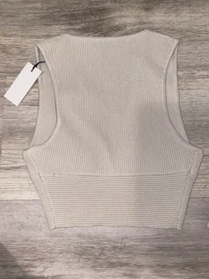 Babaton Sculpt Knit V Neck Tank thumbnail 2