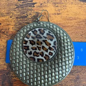 Source Unknown Vintage Leopard Print Bronze Hoop Earrings thumbnail 3