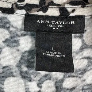 Ann Taylor Black White Abstract Pebble Print Surplice Wrap Front Top Large thumbnail 3