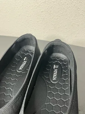 Vivaia Veronica Pointed Toe All Day Standing Flats in Black thumbnail 6