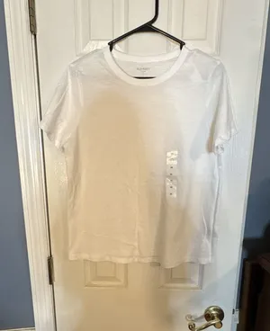 Old Navy Everywear White T-Shirt Size M thumbnail 1