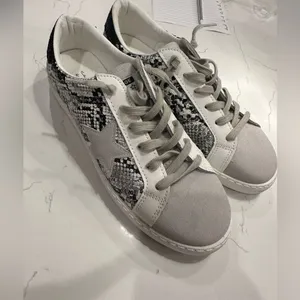 NEW Vintage Havana Python Star Fashion Sneakers thumbnail 2