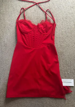 Amazon Red dress thumbnail 1