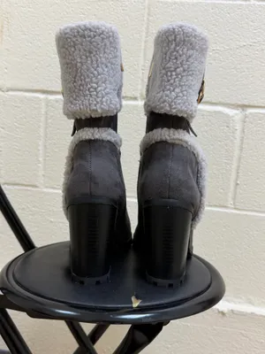 ZBY winter boots Gray Size 8.5 thumbnail 2