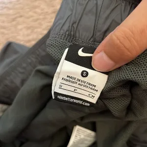 ‎Nike small grey shorts thumbnail 6