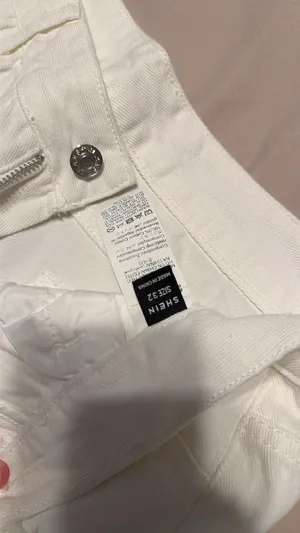 SHEIN white denim shorts size 32 thumbnail 2