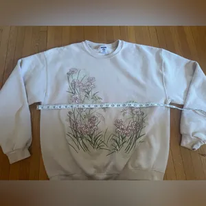 Jerzees Vintage Bleeding Heart Beige Sweatshirt, Size L thumbnail 4