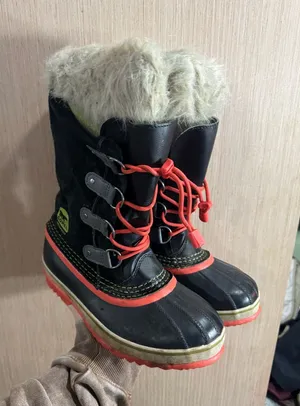 Women’s Sorel Black and Salmon Pink Snow Boots with Faux Fur Trim Size 6 thumbnail 1