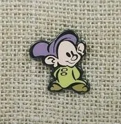 Disney Dopey Enamel Pin Snow‎ White Purple Hat thumbnail 1