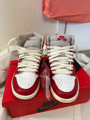 Air Jordan 1’s Retros Red Size 6 thumbnail 2
