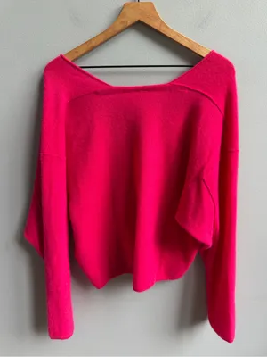 Free People Solitaire 100% Cashmere V-Neck Sweater in Raspberry Hot Pink Small thumbnail 5