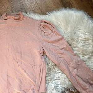 REFORMATION Cydney Mock Neck Top In Light Pink thumbnail 5