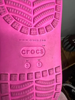 CROCS Kids Classic Clog in Vibrant Hot Pink thumbnail 7