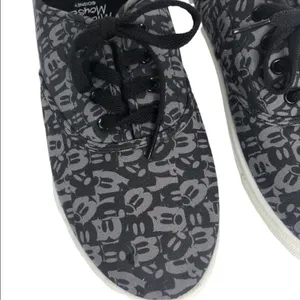 Disney Mickey Mouse Canvas Sneakers Size 10 Black Grey Retro Streetwear Shoes thumbnail 11