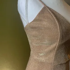 GLITTERY GOLD DRESS #prom thumbnail 3