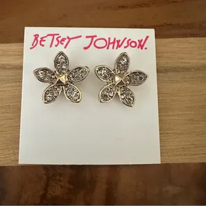 Betsey Johnson Betseyton Gold Tone Flower Stud Earrings Crystal Accents thumbnail 2