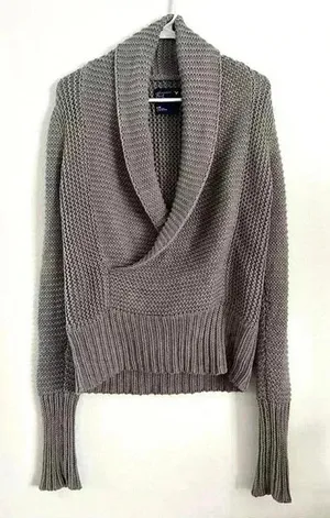 American Eagle Outfitters Sweater Cable Knit Ribbed Long Sleeves V-Neck‎ Medium thumbnail 1
