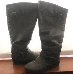 Knee high zip up boots thumbnail 1