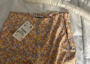 Zara Floral Silky Pants thumbnail 2