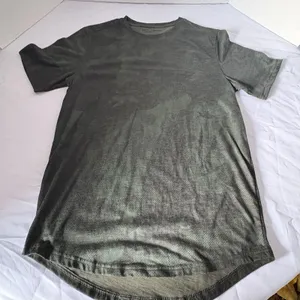Under Armour Women's Heatgear Camo Shirt Small Loose Fit thumbnail 1