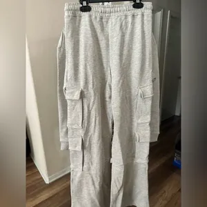 NWT WeWoreWhat Light Gray Zip-Up crop hoodie and Joggers Set XS thumbnail 8