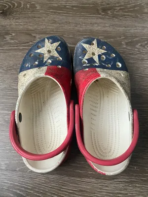 Crocs (Size 6) thumbnail 3