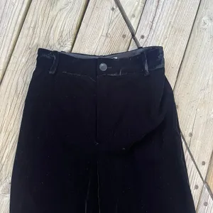 Zara Women's Black Velvet High Rise Wide Leg Pants Size S thumbnail 3