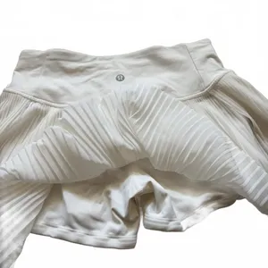 Lululemon Just Pleat It Skirt Tennis Pickleball Skort White Women's Size 2 thumbnail 7