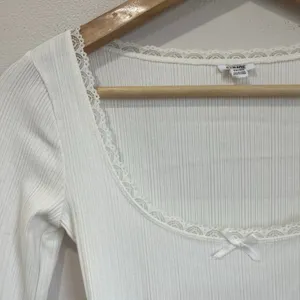 Garage White Ribbed Long Sleeve Scoop‎ Neck Top Stretchy Size XS thumbnail 4
