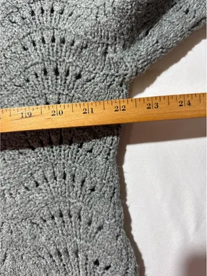 American Eagle Gray Knit Sweater Medium M Made in Jordan thumbnail 4