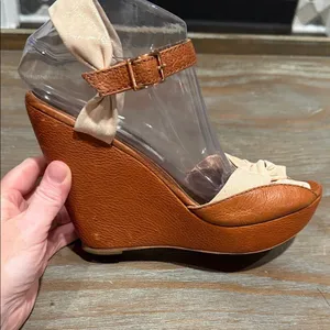 Cynthia Vincent Leather Wedge Sandals Size 9 Brown Knot Peep Toe Boho Chic thumbnail 3