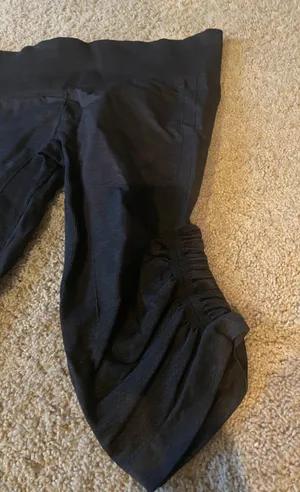 Lululemon Cropped Workout Pants thumbnail 2