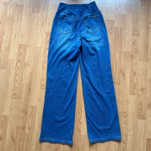 Halara Crossover High Waisted Tummy Control Casual Straight Leg Size Small thumbnail 6