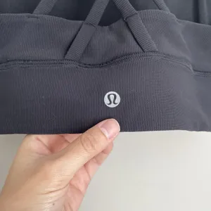 Lululemon Size 6 Black Energy Bra High Neck Long Line Ribbed Sports Bra Workout thumbnail 4
