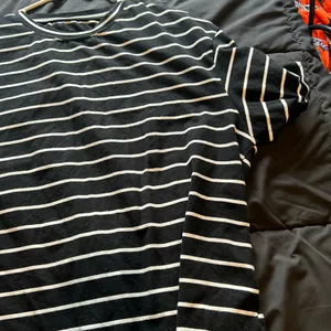 Black white striped shirt Size M thumbnail 2