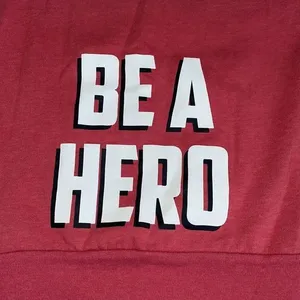 5/$30 🎈 Marvel women’s small‎ graphic be a hero Crewneck sweatshirt thumbnail 3