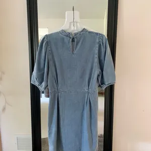 AWARE By VERO MODA Blue Short Sleeve Chambray Denim Dress thumbnail 4
