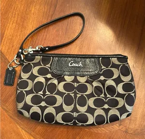Vintage Coach Wristlet Wallet Black thumbnail 1