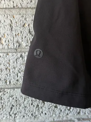 Lululemon On the Fly Short *2.5" Black Size 6 thumbnail 5