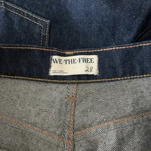 Free People We The Free Jam Session Relaxed Denim Capri Dark Wash Raw Hem Sz 28 thumbnail 4