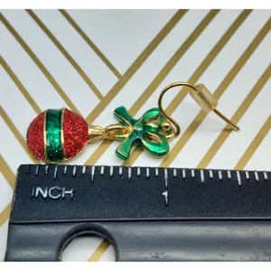 Cute Lot of 3 CHRISTMAS Earrings Dangle Ornament Holly Studs and Wreaths & Bows thumbnail 8