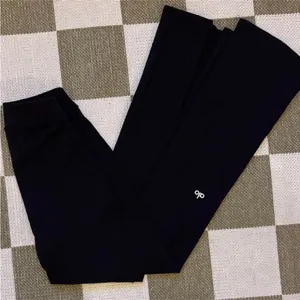 Alo Yoga Flared Pants thumbnail 6