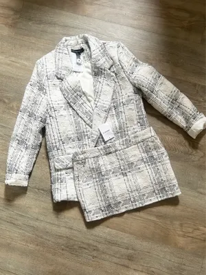 NEW Forever 21 set of tweed blazer and skirt size Small. thumbnail 4