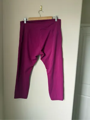Lululemon InStill High-Rise Crop 23" Magenta Purple Size 14 thumbnail 3
